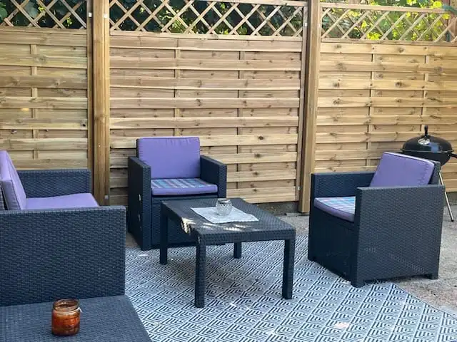 Zimmervermietung_Burghof_Görlitz_Sitzgruppe_außenbereich