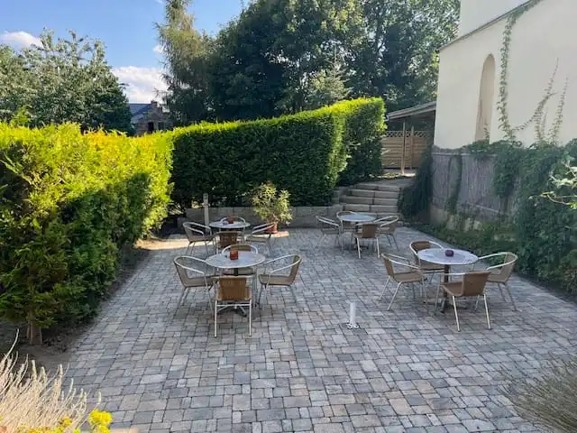 Zimmervermietung_Burghof_Görlitz_Terrasse_fuer_Gaeste