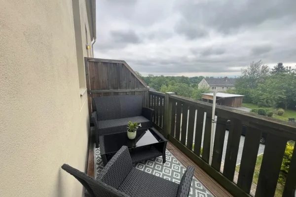 Doppelzimmer_mit_Balkon_Burghof_Goerlitz_Außenbereich