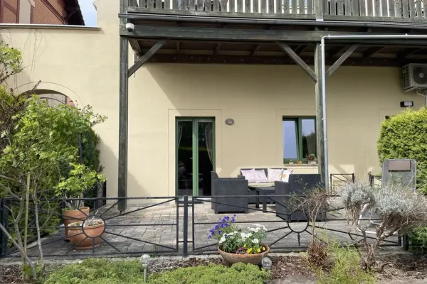 Ferienwohnung_mit_Terrasse_Außenansicht