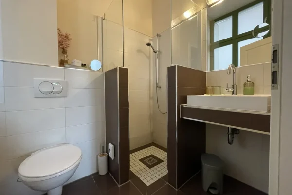 Ferienwohnung_mit_Terrasse_Dusche_und_WC