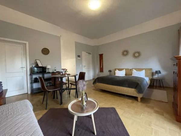 Ferienwohung_mit_Terrasse_in_Görlitz_Zimmer_Bresslau (8)